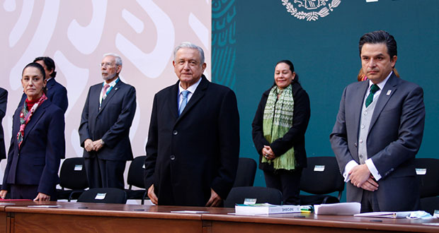 AMLO analiza participación de Ejército en distribución de medicinas