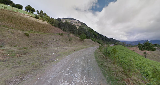 Buscan modernizar camino a barrio Tepetlampa en Eloxochitlán