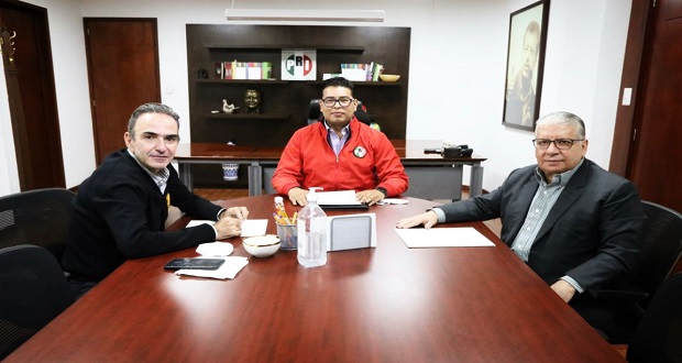 Chidiac y Doger "fuman la pipa de la paz" en sede del PRI; Camarillo, el mediador