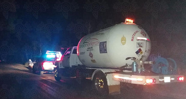 Estatales aseguran pipa en Tlalancaleca; sería de huachigas