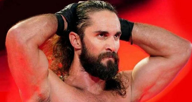 Fan agrede a Seth Rollins durante evento de la WWE