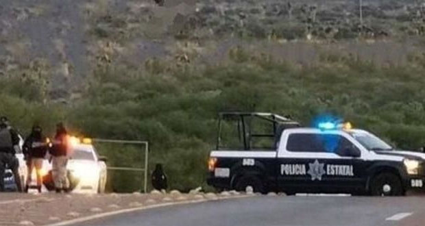 Hallan 9 cuerpos colgados de un puente en carretera de Zacatecas 