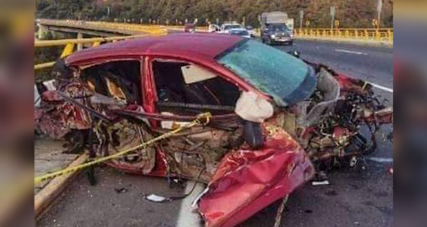 Muere junto con su perro por impactar auto en la México-Toluca