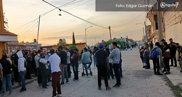Sacan muebles de casas afectadas en Xochimehuacán; sin fecha para regresar