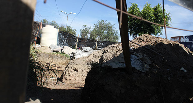 Siguen obras en camellones de Central de Abastos, acusan; exigen frenarlas