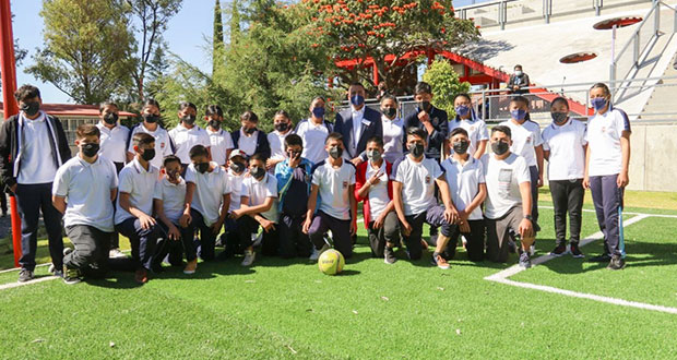 Tlatehui inaugura unidad deportiva en telesecundaria de San Andrés