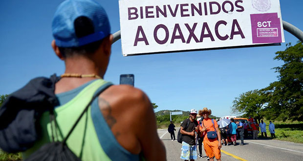 Tras enfrentamientos, caravana de migrantes llega a Oaxaca
