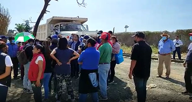 Vecinos de Xochimehuacan protestan en zona cero contra reubicación