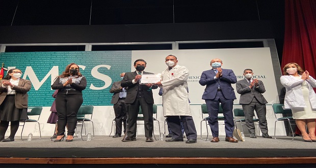 4 unidades del IMSS Puebla reciben premio a la competitividad