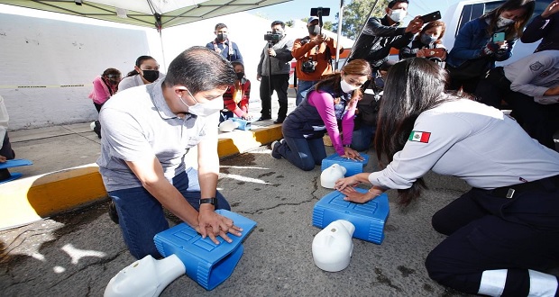 Con servicios de salud, enseñan a dar RCP en San Jerónimo Caleras