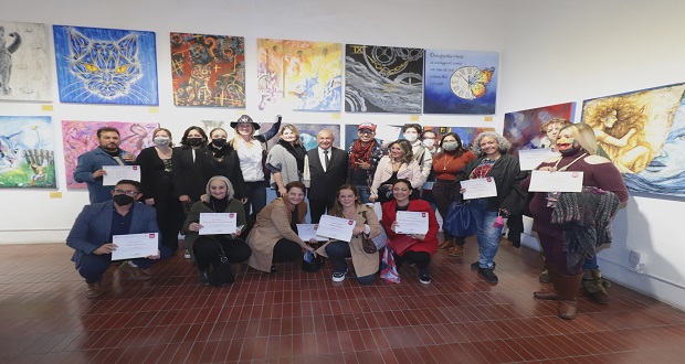 Reconoce Cultura a artistas de exposición “De la Poesía al Lienzo”