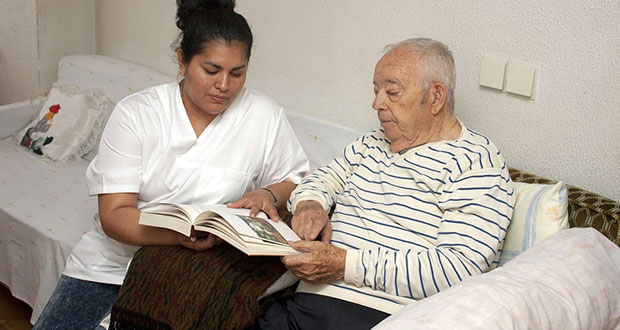 BUAP crea modelo de atención desde casa para adultos dependientes
