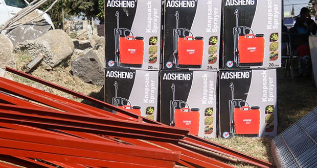Entregan módulos de aves de traspatio en San Andrés Cholula