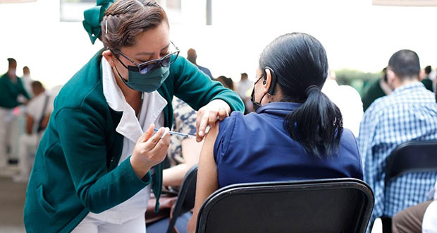 IMSS avanza con vacunación de personal de salud en 4 estados