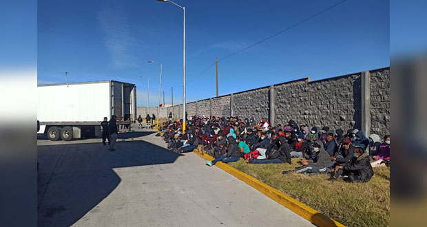 INM rescata a 210 migrantes amontonados en caja de tráiler