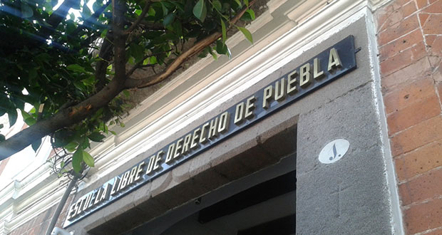 La Libre de Derecho destituye a profesor por demandar a alumna