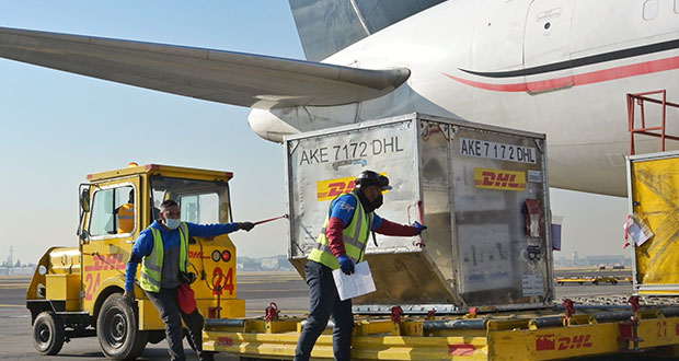 Llegan a México 204,750 vacunas Pfizer, el último embarque de 2021