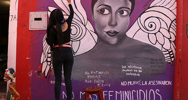 Marchan en Atlixco para exigir justicia por feminicidio de Ebony