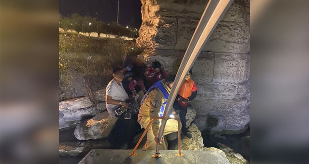 Rescata INM a 5 personas migrantes de Honduras en el río Bravo
