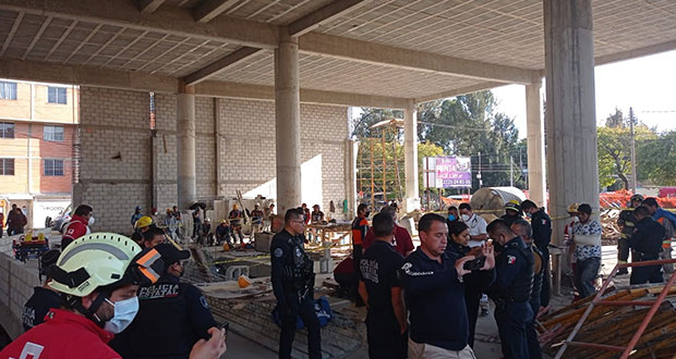 Tres lesionados es el saldo del derrumbe de obra en 31 Oriente de Puebla