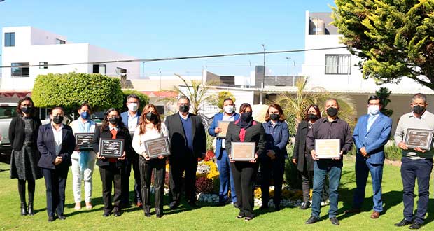 Cobaep entrega estímulos a trabajadores por buen desempeño