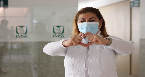 Por su trabajo en áreas Covid, IMSS de Puebla reconoce a enfermera