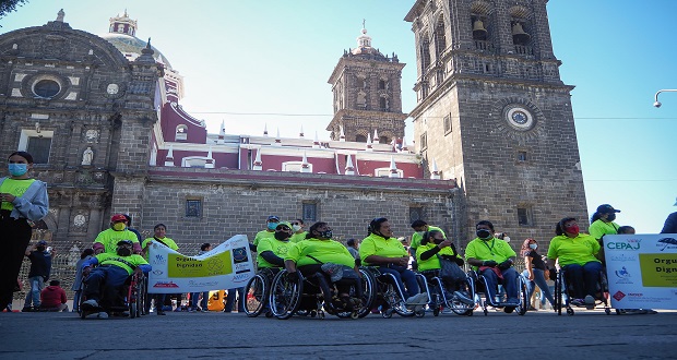 Mayor inclusión y más empleos, piden personas con discapacidad en marcha