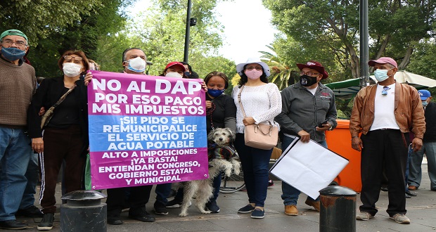 En protesta, poblanos exigen a diputados no aprobar cobro de DAP para 2022