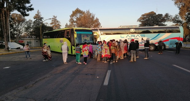 Transportistas que acusan robo de GN liberan la México-Puebla