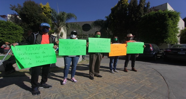 En juzgados de Cholula, alumnos piden reabrir campus de la Udlap