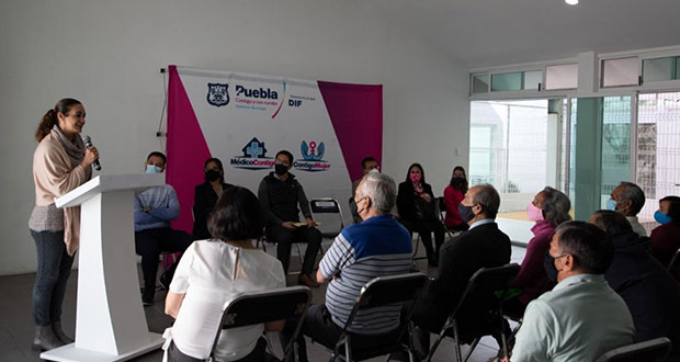 930 adultos mayores regresan a laborar como empacadores en Puebla