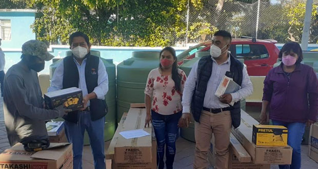 Ayuntamiento antorchista entrega herramientas en Atexcal