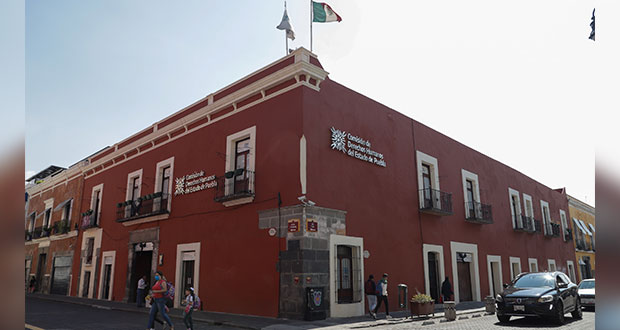 CDH de Puebla atrae el caso de Leslie, joven detenida en Centro Histórico