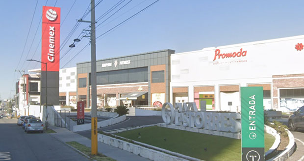 Colapsa parte del techo en cine de Plaza Las Torres; dos mujeres lesionadas 