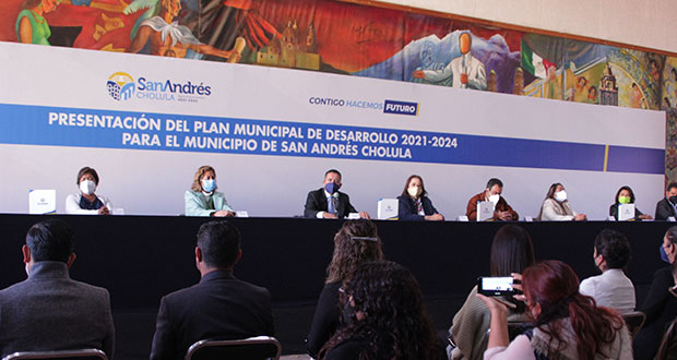 Edil de San Andrés Cholula presenta Plan Municipal de Desarrollo 2021-2024