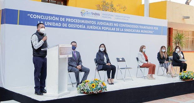 Edil de San Andrés entrega rectificación de actas del Registro Civil
