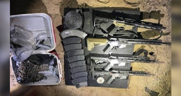 En Baja California, GN decomisa rifles y cartuchos en auto robado