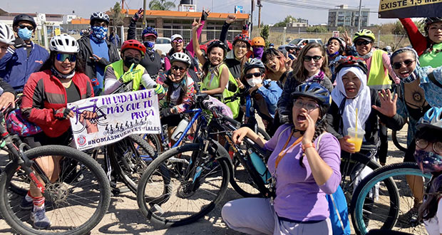 En rodada en Puebla, “Masa Crítica” exige respeto a ciclistas