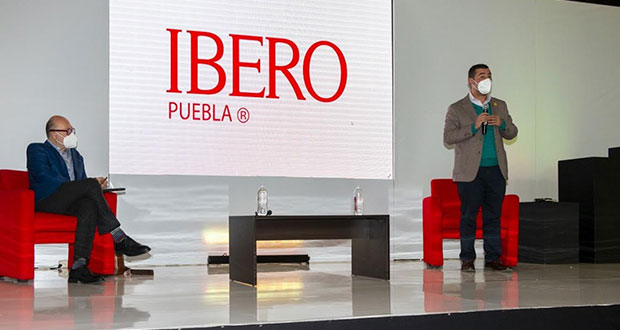 La sociedad se encuentra en un momento clave aprender: Ricardo Raphael