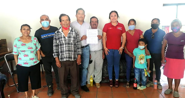 Movimiento Antorchista entrega pliego petitorio en Epatlán