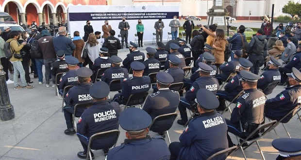 Angon entrega cinco patrullas para policía de San Pedro Cholula