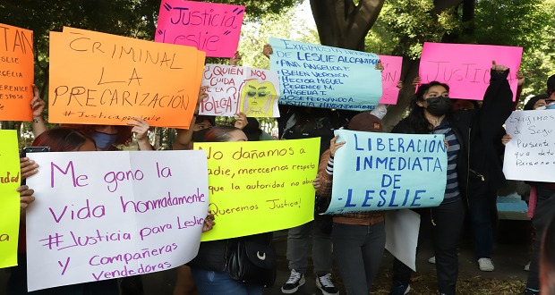 En protesta, exigen liberar a Leslie; no es delincuente: familiares y amigos