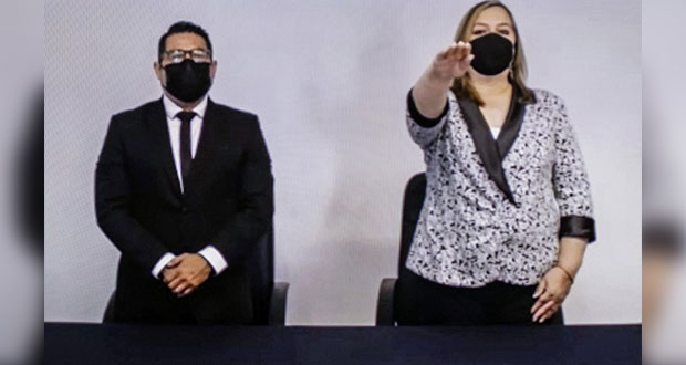 Rectora BUAP toma protesta a Silvia Cepeda como directora de Facufi