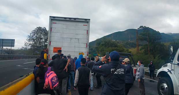 Segalmex acusa clonación camión con migrantes en la Puebla-Veracruz