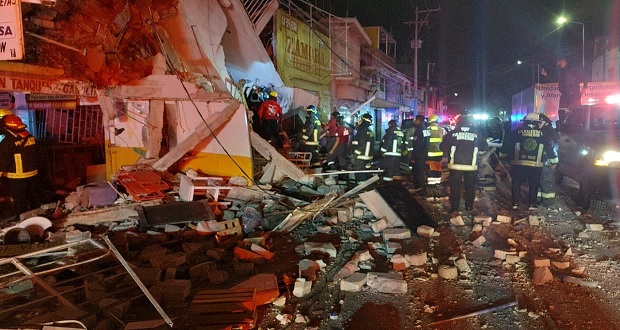 Sin localizar, 3 personas tras explosión de gas en local de Puebla capital: PC