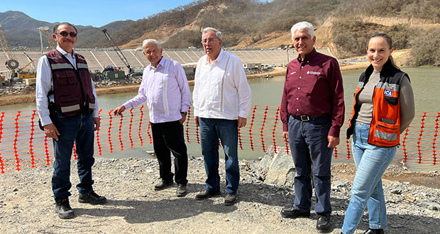 AMLO supervisa obras en Nayarit y canales de riego en Sinaloa
