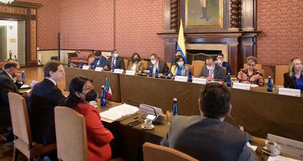 Acuerdan preregistro electrónico para colombianos que viajan a México