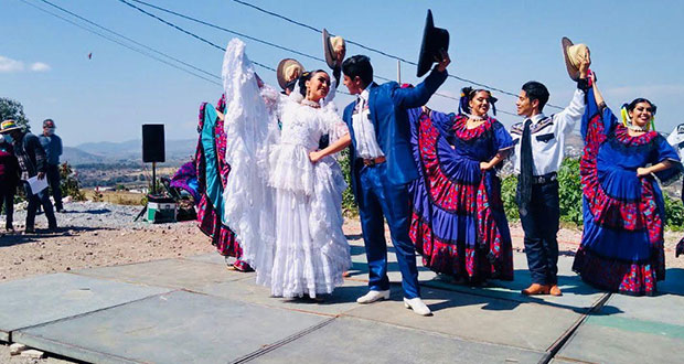 Antorcha lleva muestra de ballet a Lomas de Coatepec