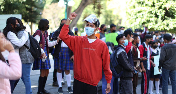 Con cadenas humanas, Fnerrr pide a Amozoc terreno para bachillerato