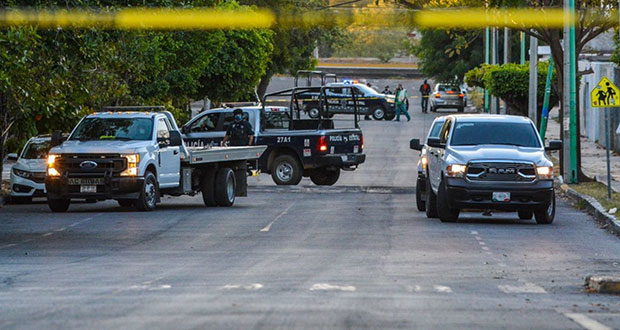Encuentran dos cuerpos afuera de la Universidad de Colima 
